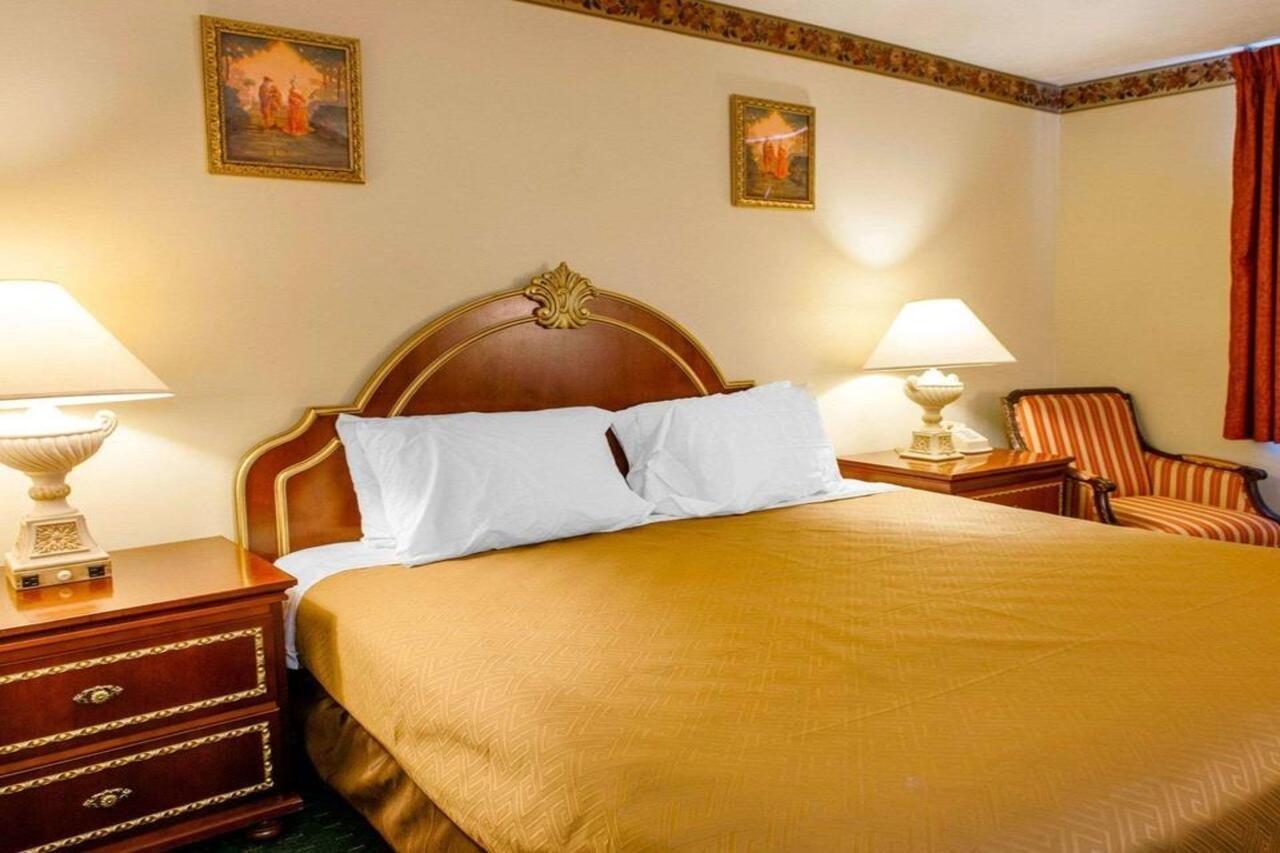 Fairbridge Inn Express เชสเตอร์ตัน ภายนอก รูปภาพ
